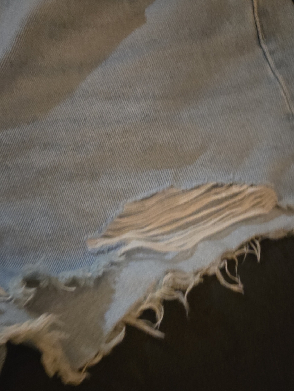 Levi's light blue distressed denim shorts with frayed hem - Picture 3 of 6